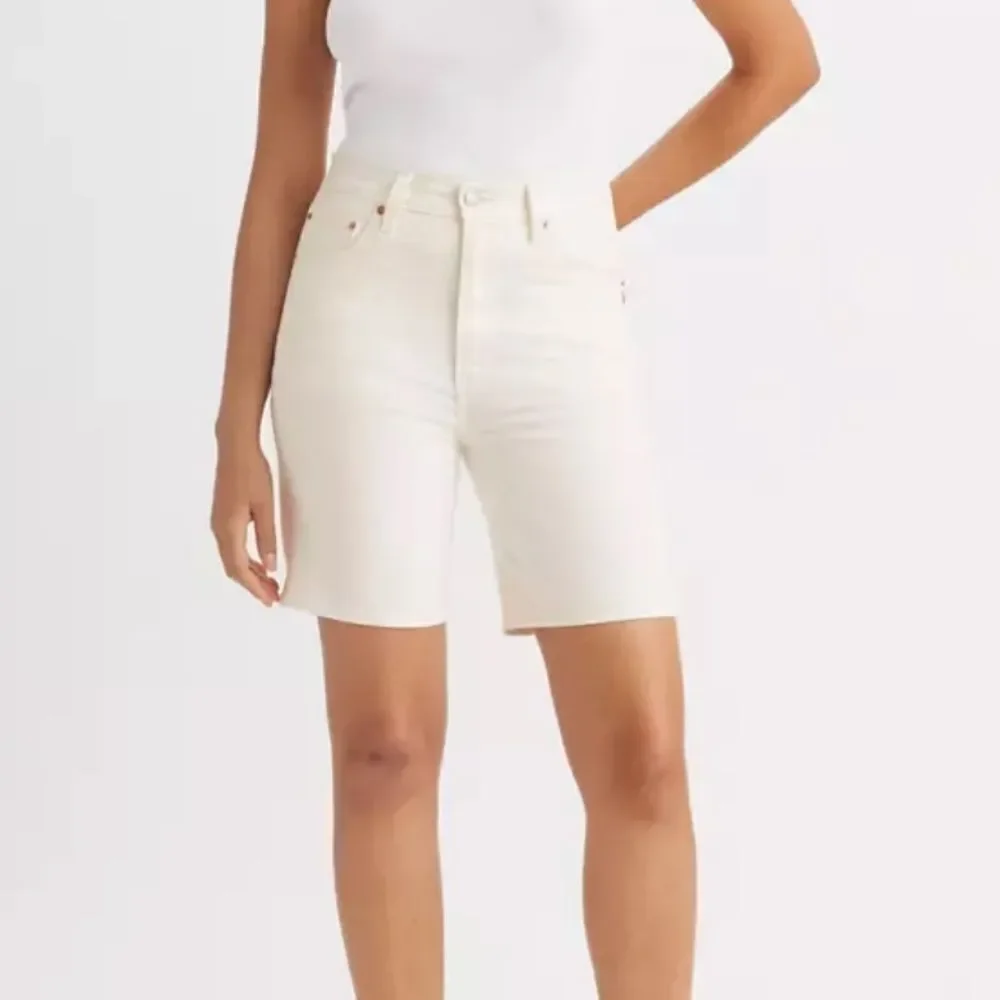 Levis ribcage bermuda